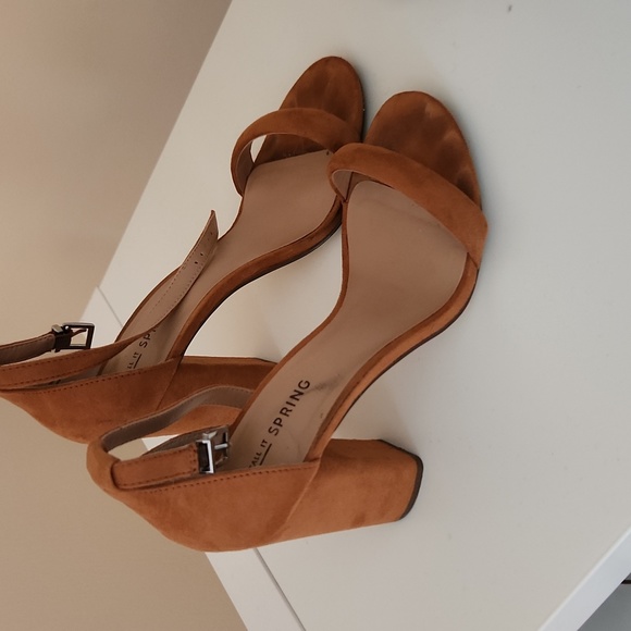 🎄 Sandals - Picture 2 of 3